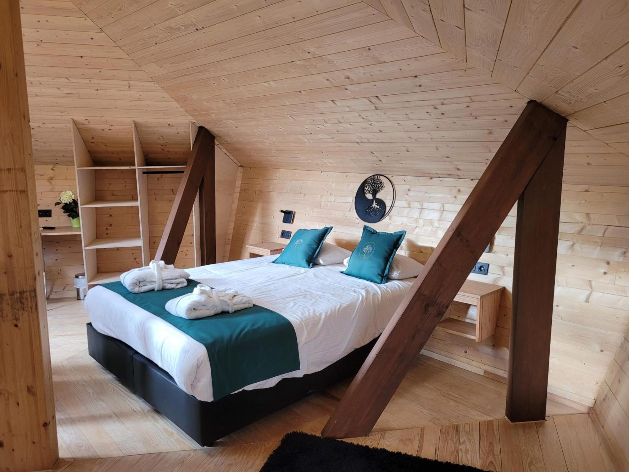 Utopia Village - Art & Nature Lodges Mons Esterno foto
